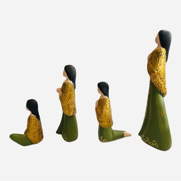 Ecuadorean Gift Ceramic Praying Dolls in colors of green, gold. 13”, 9”, 7”, 5” - Picture 4 of 9